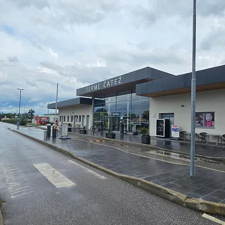 Zeleni Biser -terme Catez アパート *